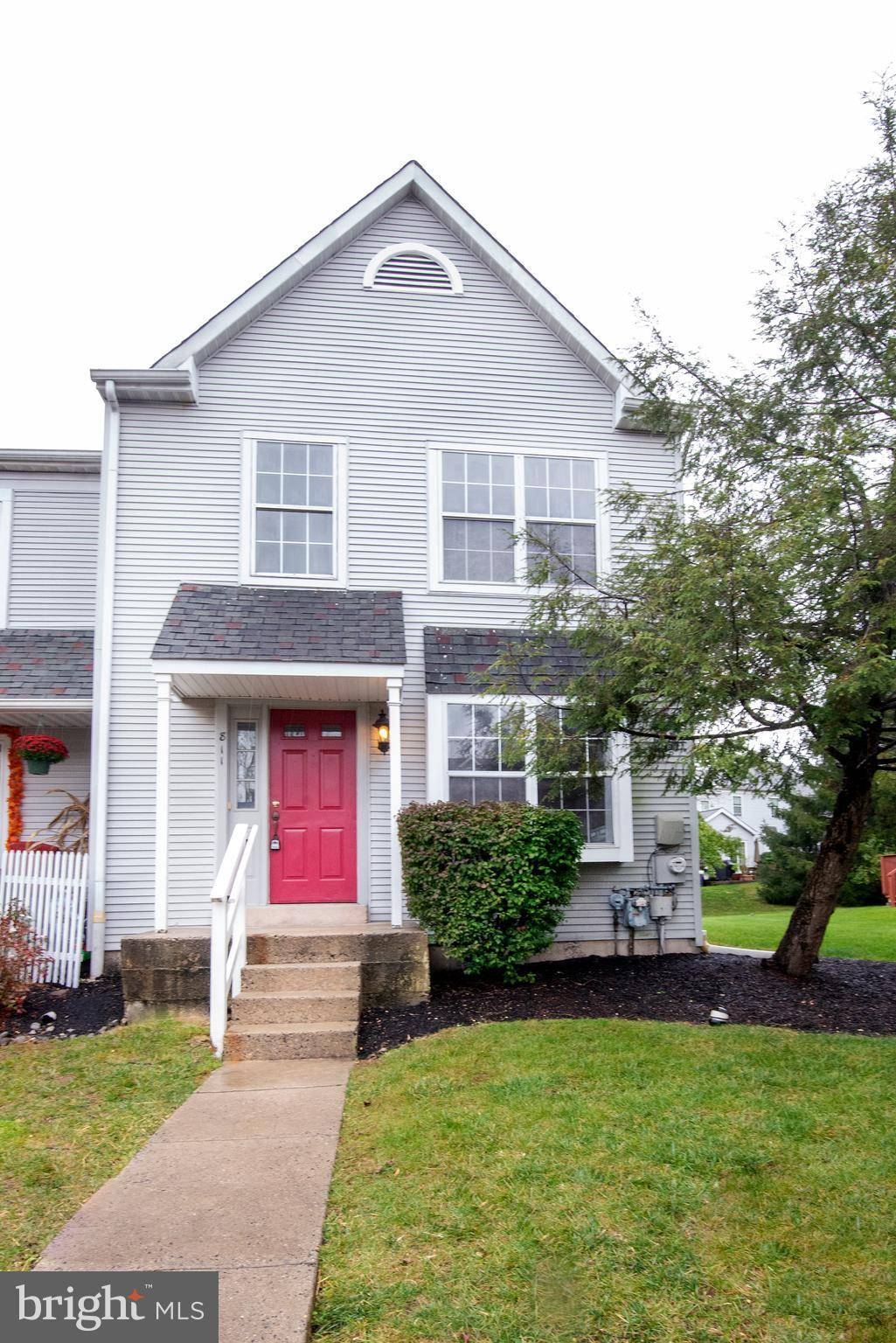 Norristown, PA 19403,811 TREETOP LN