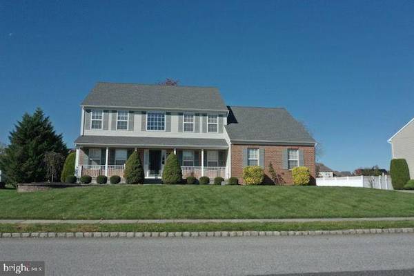 10 CANDLELIGHT DR, Woodstown, NJ 08098