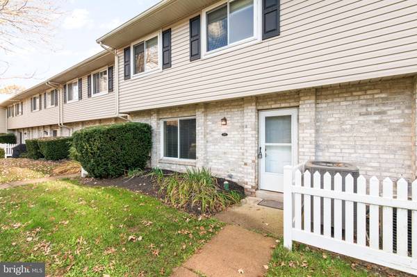 305 VILLAGE WALK, Exton, PA 19341