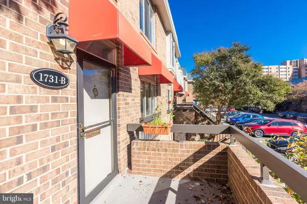 1731 S HAYES ST #2, Arlington, VA 22202