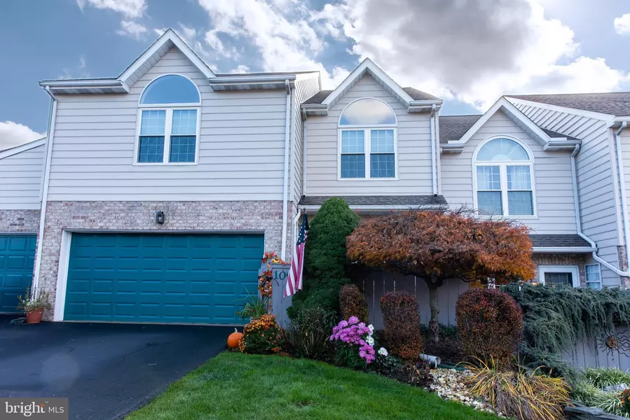 109 PINNACLE POINT DR, Lancaster, PA 17601