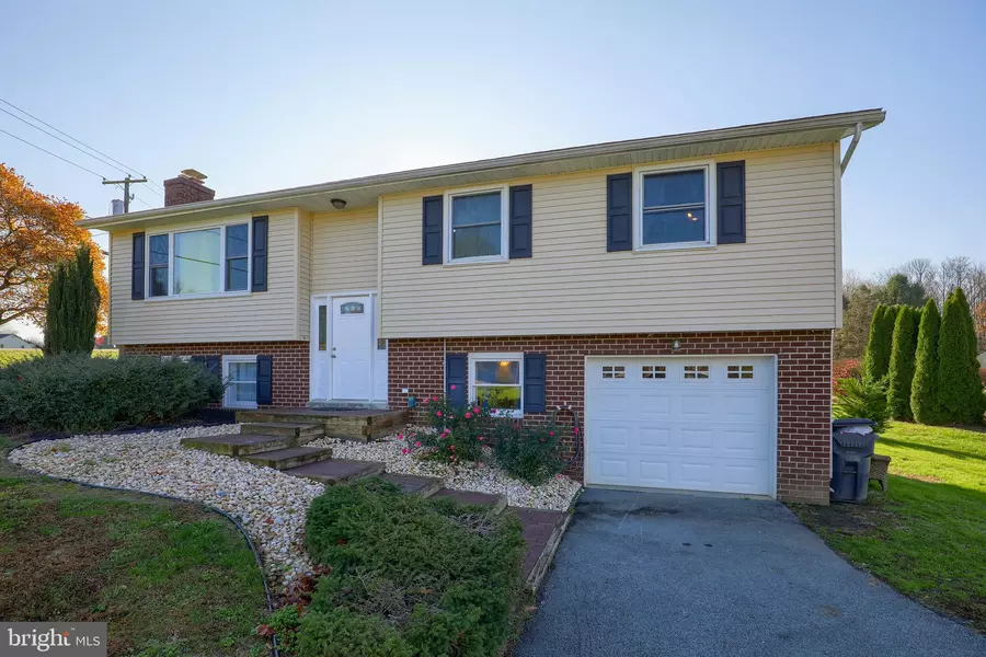 37 WITMER TWIN LN, Millersville, PA 17551