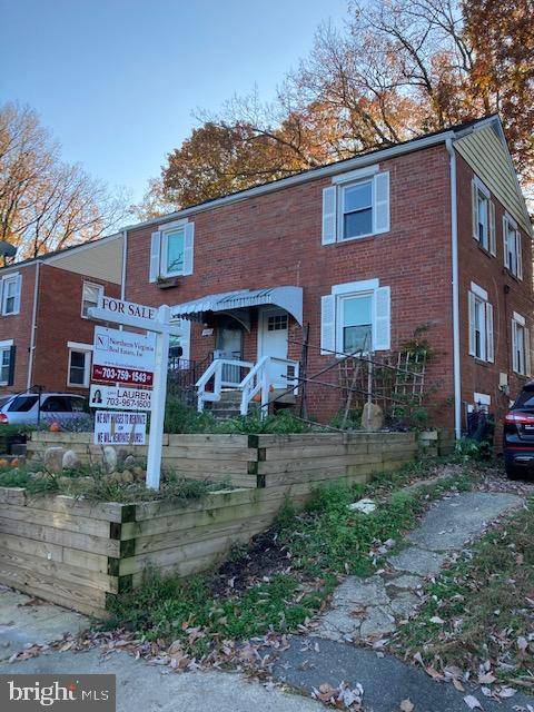 2208 S POLLARD ST, Arlington, VA 22204