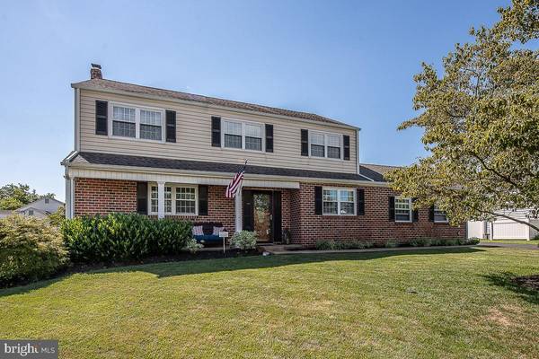 665 BARCLAY LN, Broomall, PA 19008