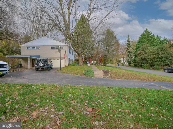 Media, PA 19063,301 WOODRIDGE LN