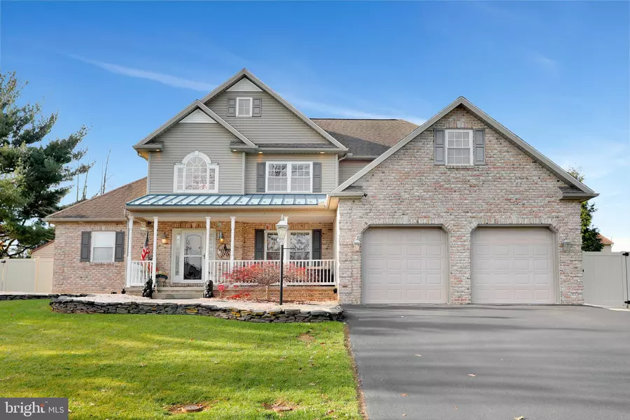 2698 WILLIAMSBURG CIR, Chambersburg, PA 17202