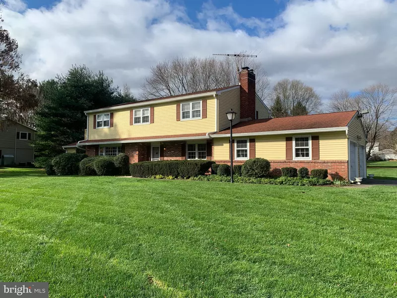 76 WOODVIEW DR, Doylestown, PA 18901