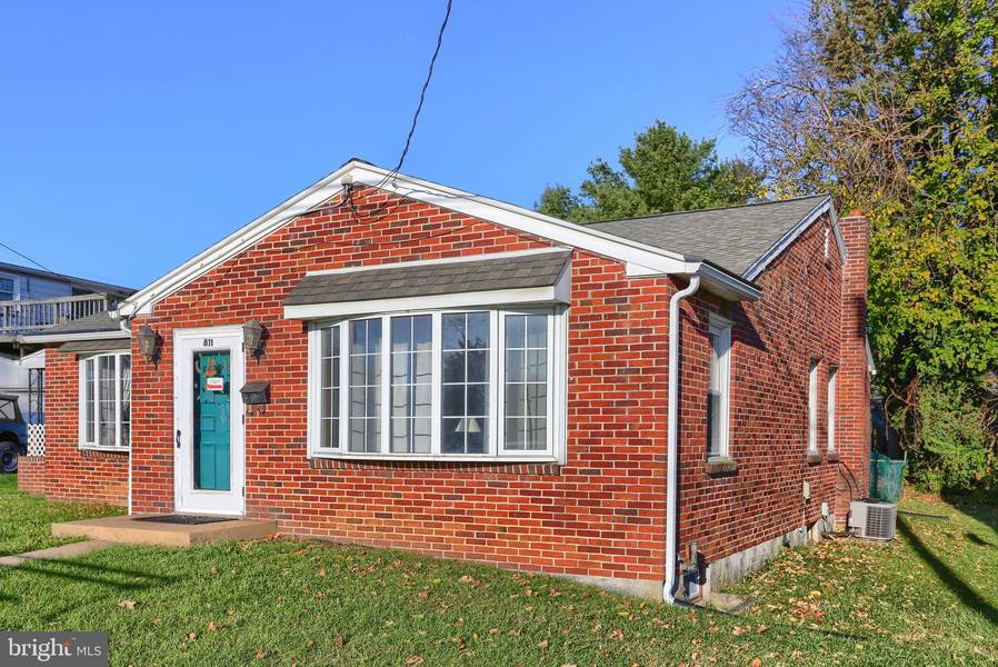 811 RIDGE AVE, Columbia, PA 17512