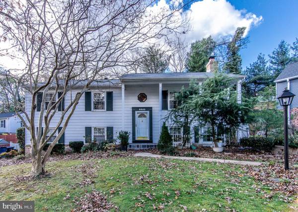 6802 STONEYBROOKE LN, Alexandria, VA 22306