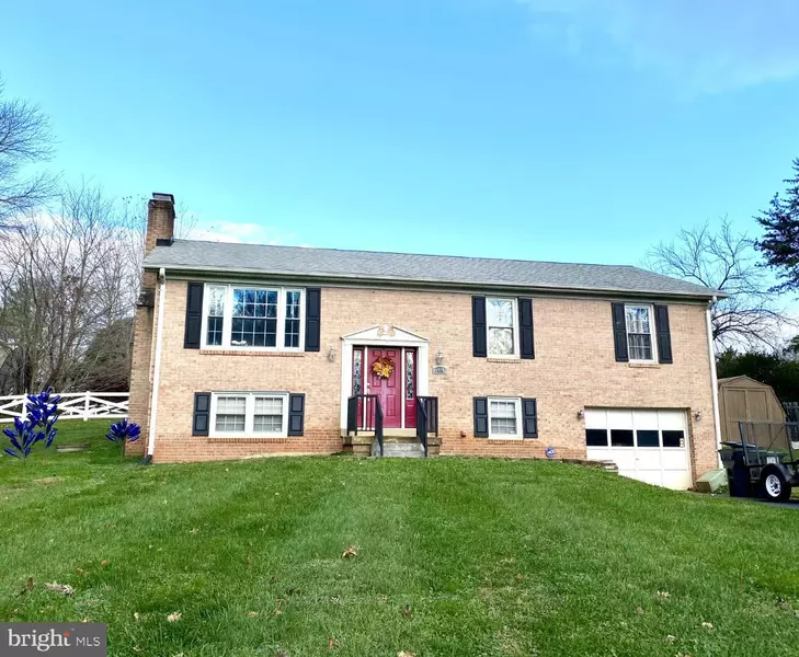 6480 GOOCHLAND ST, Warrenton, VA 20187