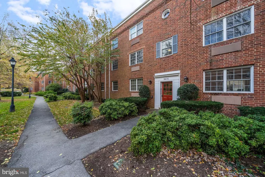 1608 W ABINGDON DR #102, Alexandria, VA 22314