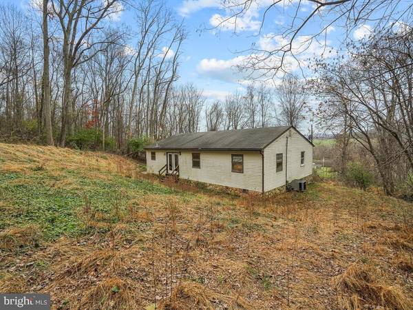 4239 FISHERS HOLLOW RD, Myersville, MD 21773