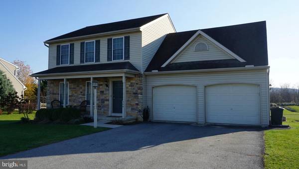 386 LYNNE DR, Mount Wolf, PA 17347