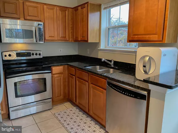 Alexandria, VA 22311,4561 STRUTFIELD LN #3305