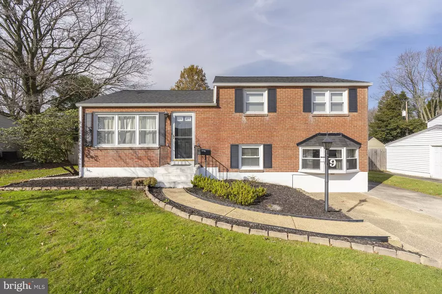 9 WHITEHALL CIRCLE, Wilmington, DE 19808