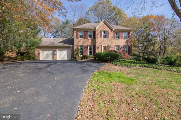 2825 CENTER RIDGE DR, Oakton, VA 22124