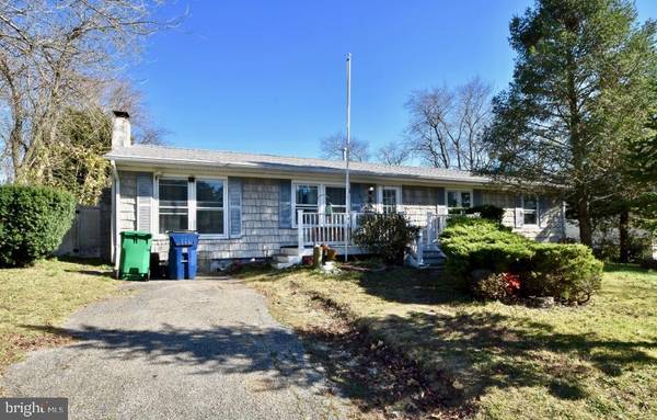 16 TILTON AVE, Toms River, NJ 08757