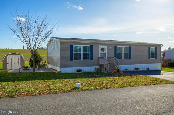 89 LOBIN RD, East Earl, PA 17519