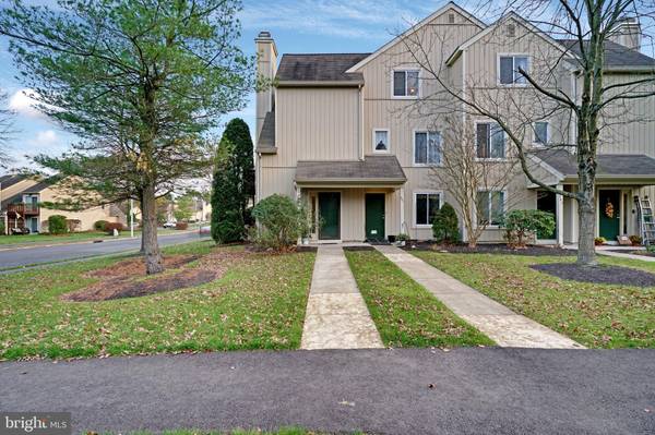 200 WOODLAKE DR, Marlton, NJ 08053