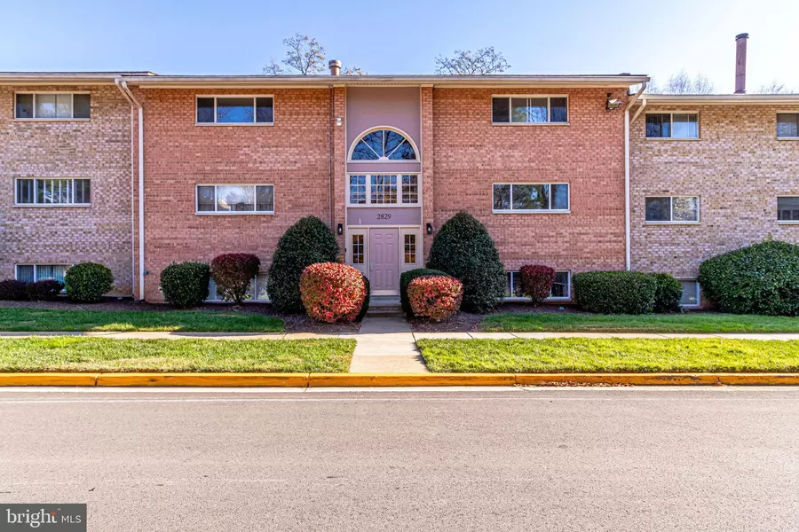 2829 KALMIA LEE CT #B-202, Falls Church, VA 22042