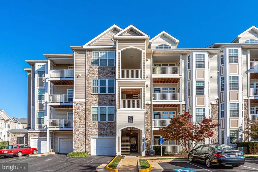 512 SUNSET VIEW TER SE #201, Leesburg, VA 20175