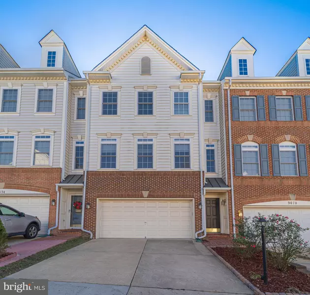 9672 POTTERS HILL CIR, Lorton, VA 22079