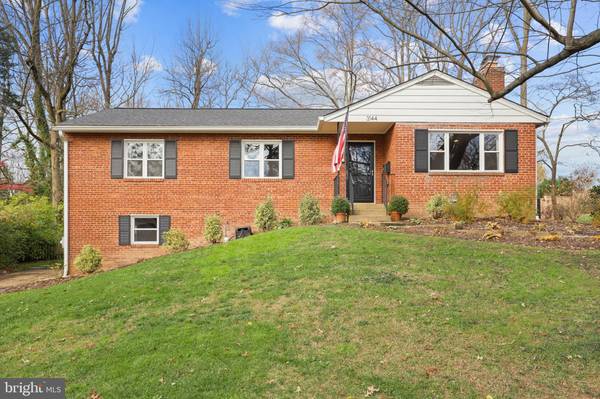 3144 PATRICK HENRY DR, Falls Church, VA 22044