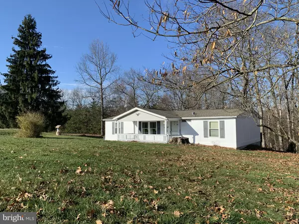 649 LONGVIEW DR, Berkeley Springs, WV 25411