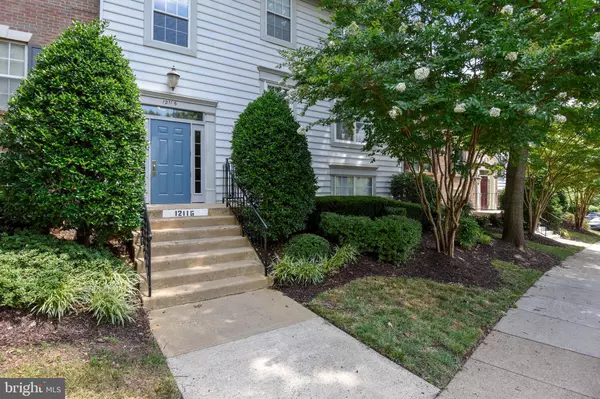 Fairfax, VA 22033,12116 GREENWAY CT #201