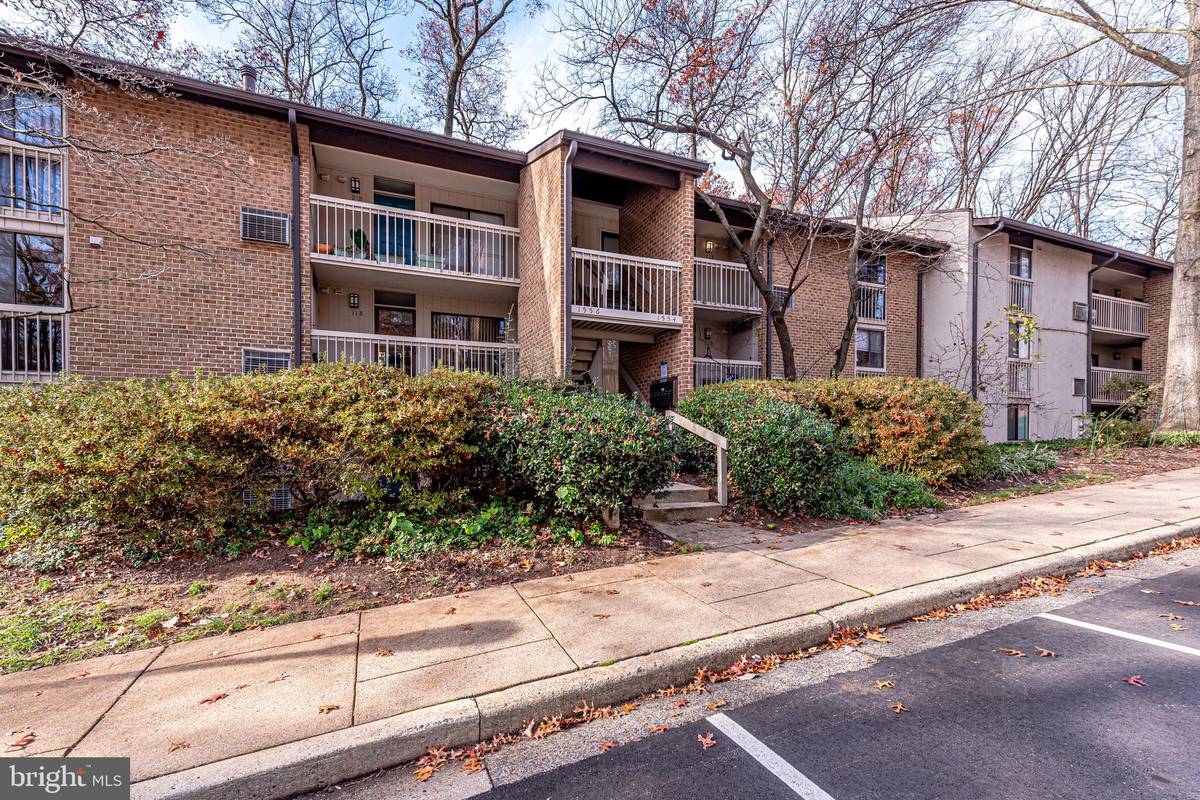 Reston, VA 20190,1556 MOORINGS DR #1B