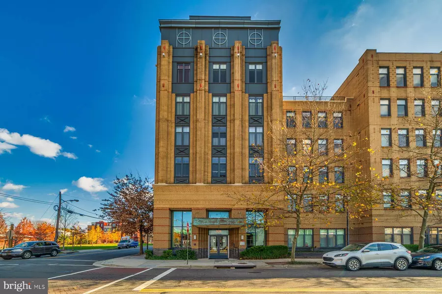 525 N FAYETTE ST #220, Alexandria, VA 22314