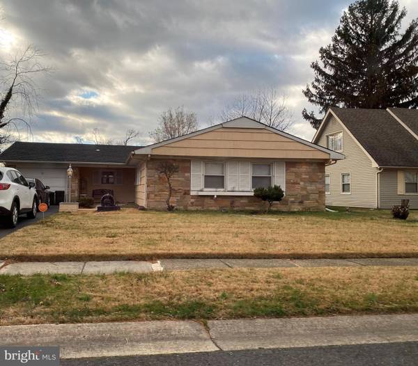 9 GENERAL LN, Willingboro, NJ 08046