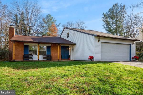 4 PHEASANT RUN CT, Sterling, VA 20164