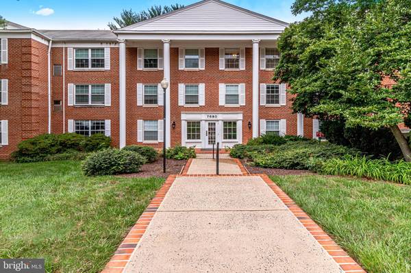 7680 TREMAYNE PL #112, Mclean, VA 22102