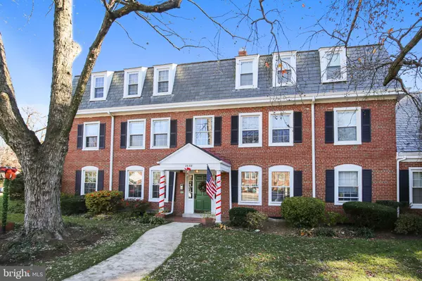 3058 S ABINGDON ST #A2, Arlington, VA 22206