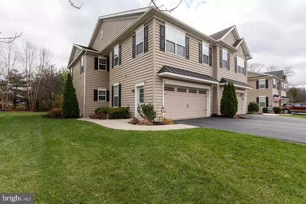 96 NEW VILLAGE GREENE DR, Honey Brook, PA 19344