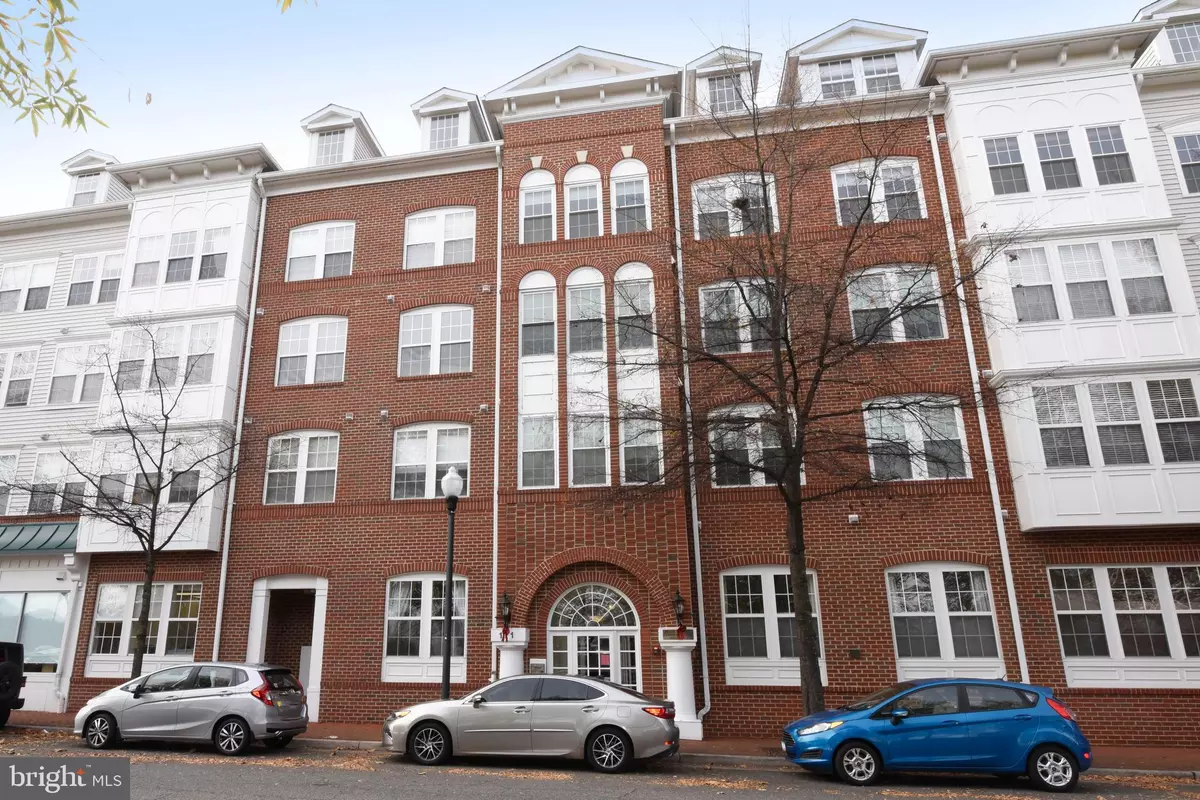 Alexandria, VA 22304,171 SOMERVELLE ST #411