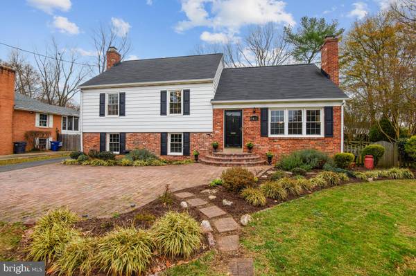 8419 FORT HUNT RD, Alexandria, VA 22308