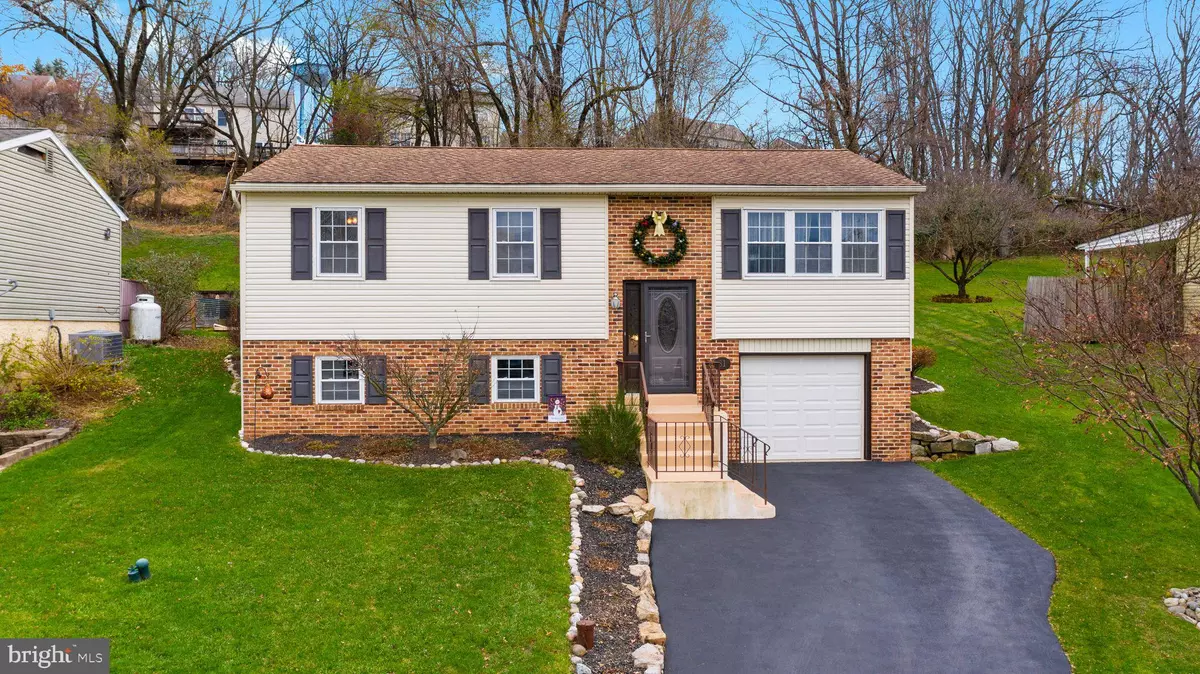 Boyertown, PA 19512,31 LINDY LN