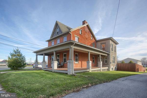 New Holland, PA 17557,552 W MAIN ST