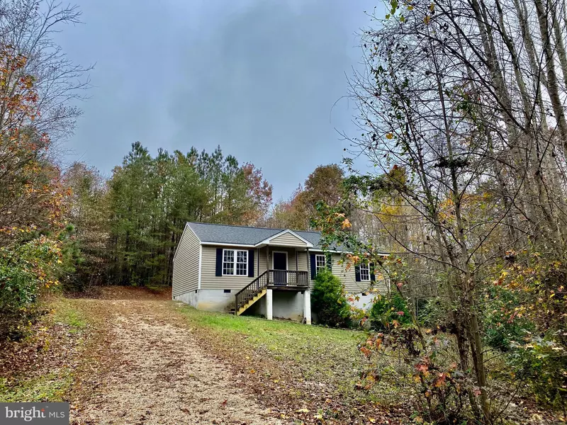 389 COLNBROOK RD, Center Cross, VA 22437