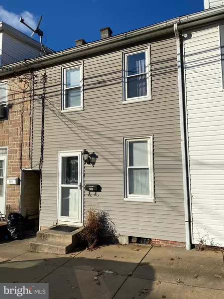 481 MANOR ST, Columbia, PA 17512