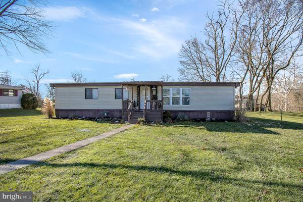 64 SASSAFRAS LN, Carlisle, PA 17015