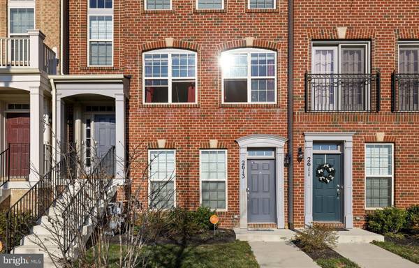 2613 CAMPUS WAY N #46, Lanham, MD 20706