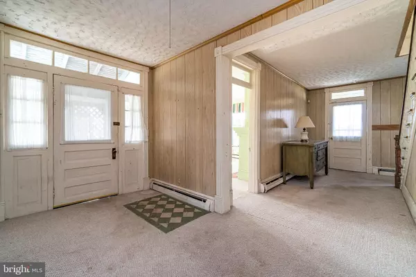 Kinsale, VA 22488,42 SANDY POINT RD