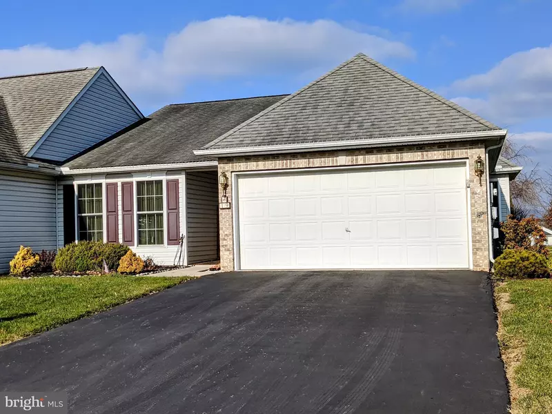 19 RIDGEWAY DR, Mechanicsburg, PA 17050