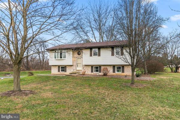 332 FLORIN AVE, Mount Joy, PA 17552