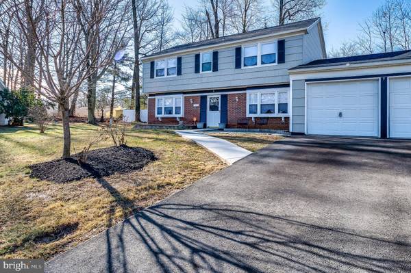 Willingboro, NJ 08046,9 EMERALD CT