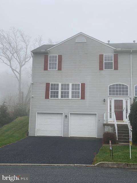 5799 HIDDEN LAKE DR, Harrisburg, PA 17111