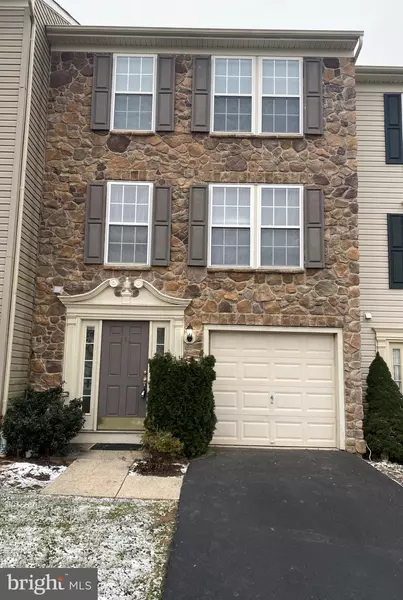 625 VILLAGE CT, Quakertown, PA 18951